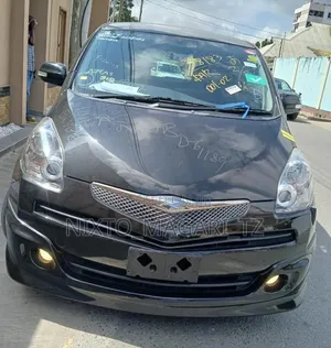 Toyota Ractis 2010 Black