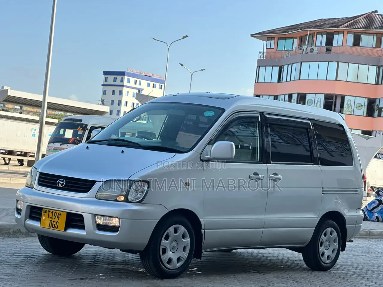 Toyota Noah 2001 Silver