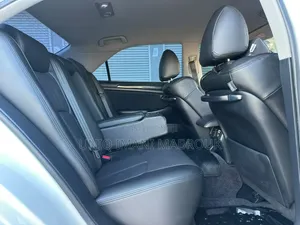 Toyota Crown 2006 White