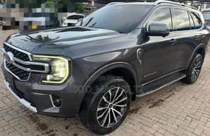 Ford Everest 2025 Gray
