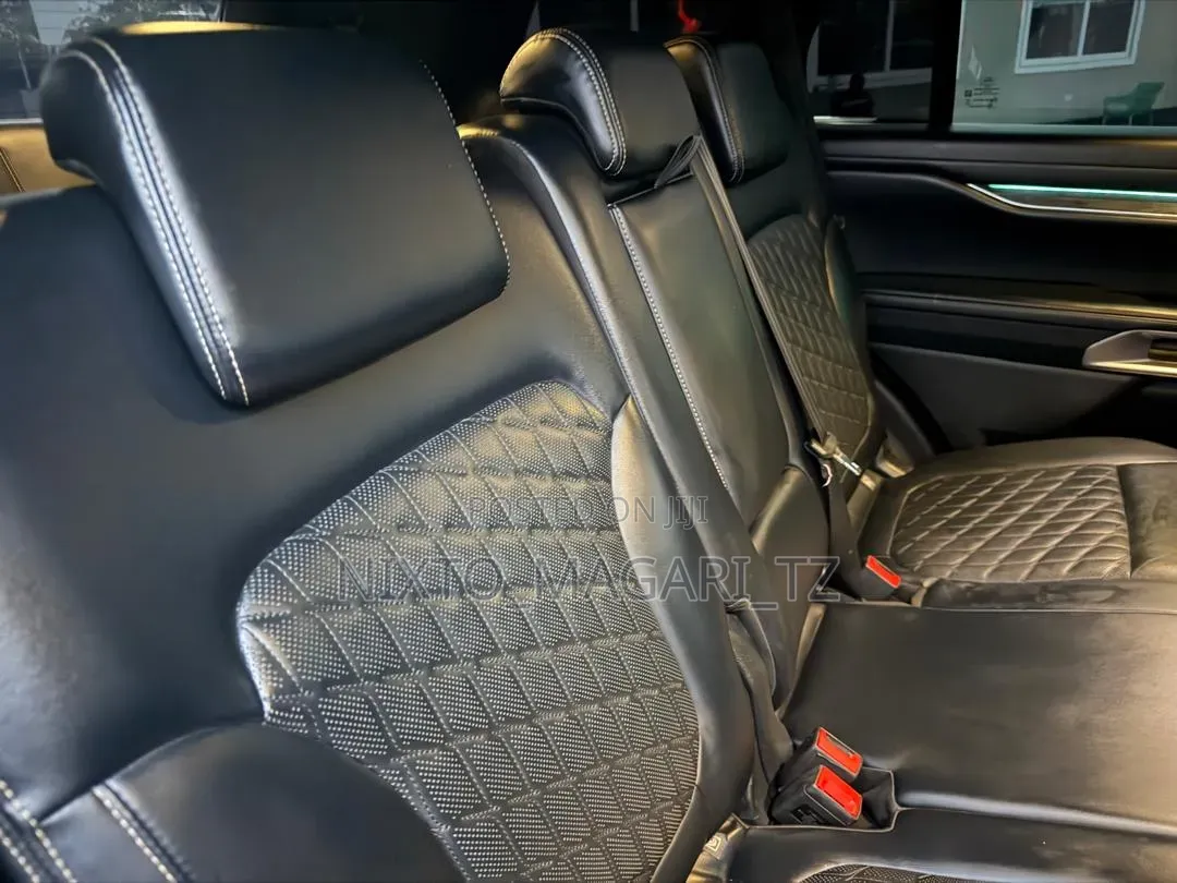 Ford Everest 2025 Gray