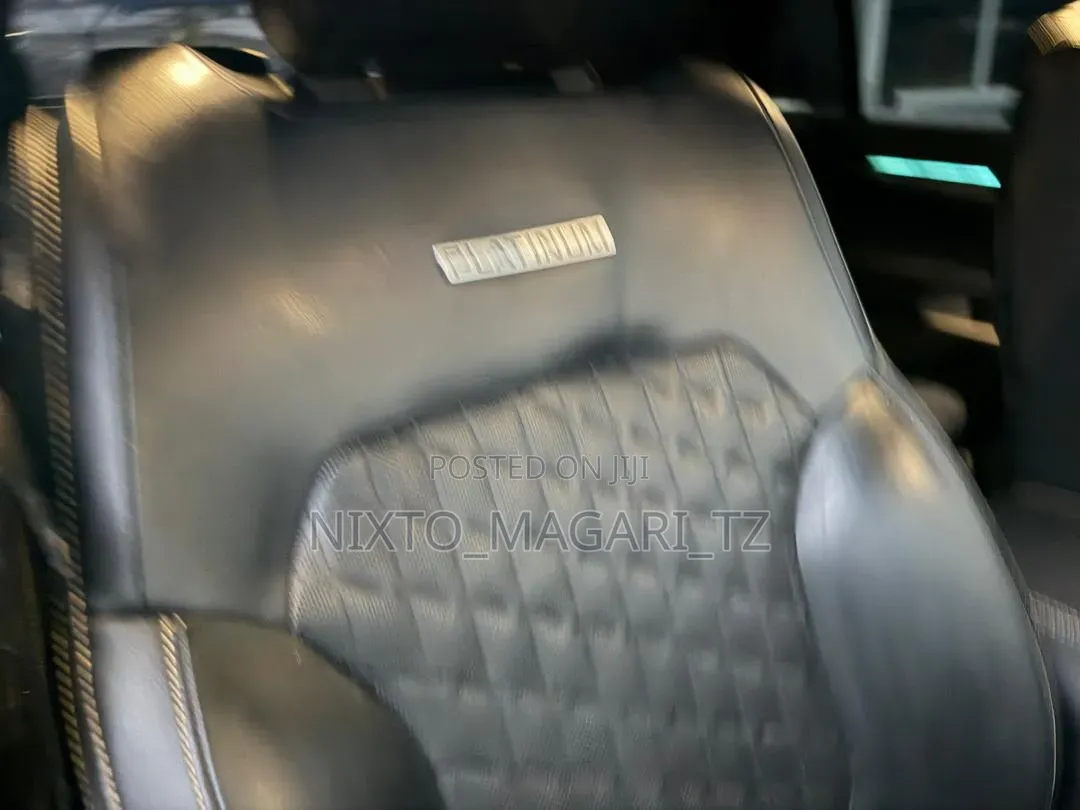 Ford Everest 2025 Gray