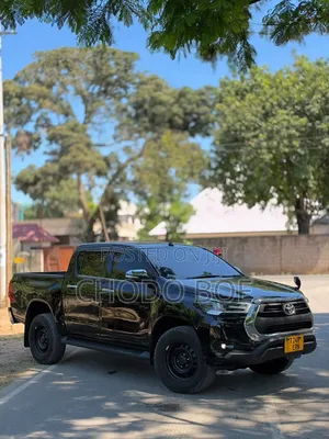 Toyota Hilux 2021 Black