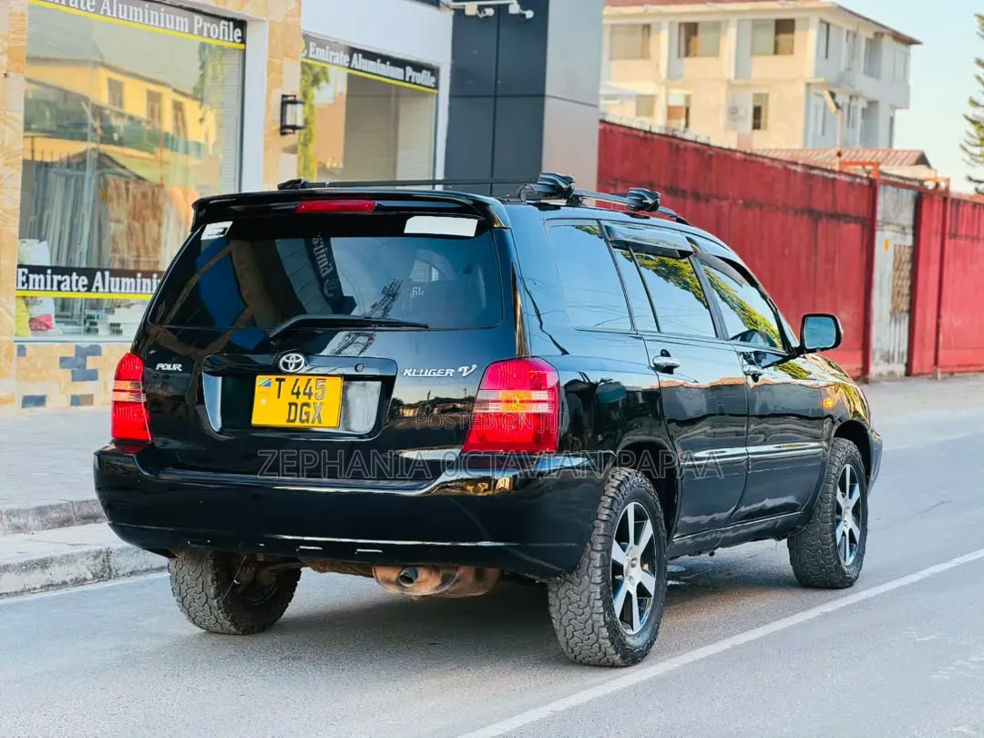 Toyota Kluger 2005 Black