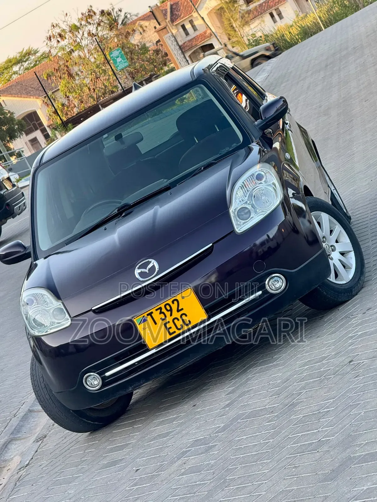 Mazda Verisa 2009 Maroon