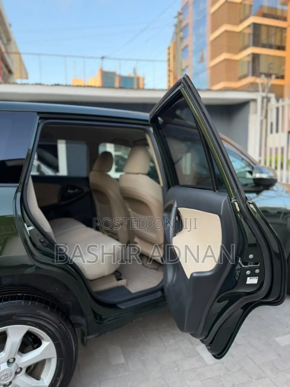 Toyota Vanguard 2011 Green