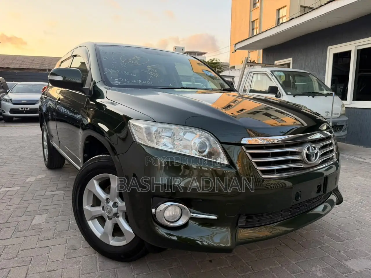 Toyota Vanguard 2011 Green