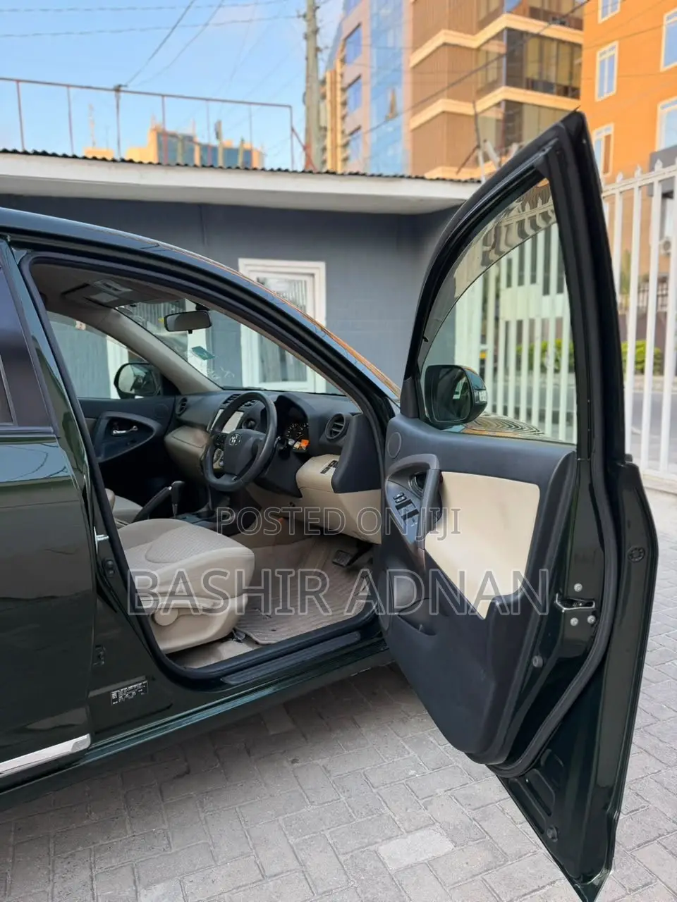 Toyota Vanguard 2011 Green