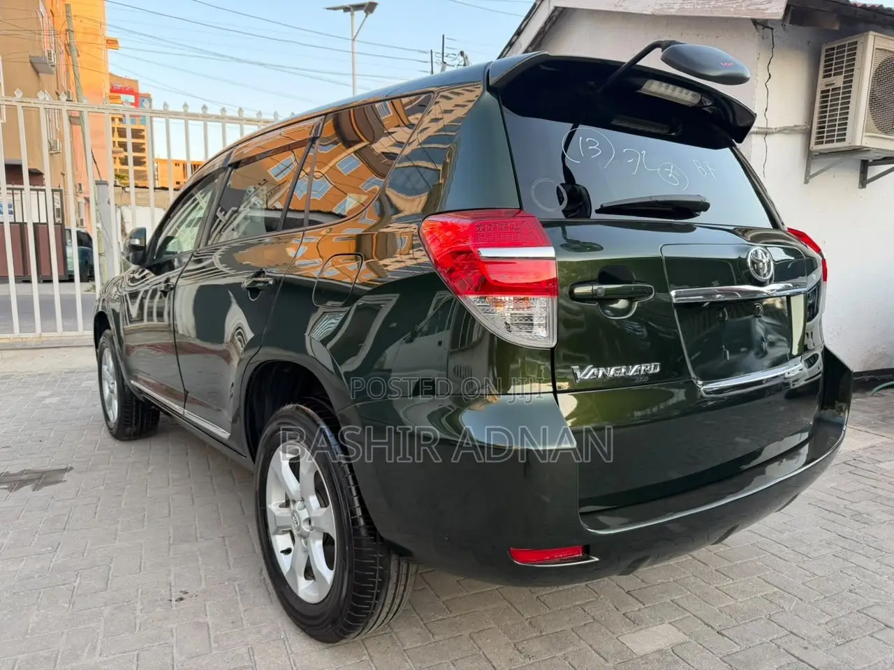 Toyota Vanguard 2011 Green