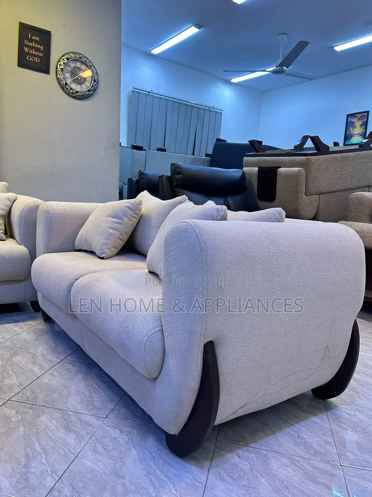 Sofa Set Ya 3:2:1:1 Karibu Sana Boss