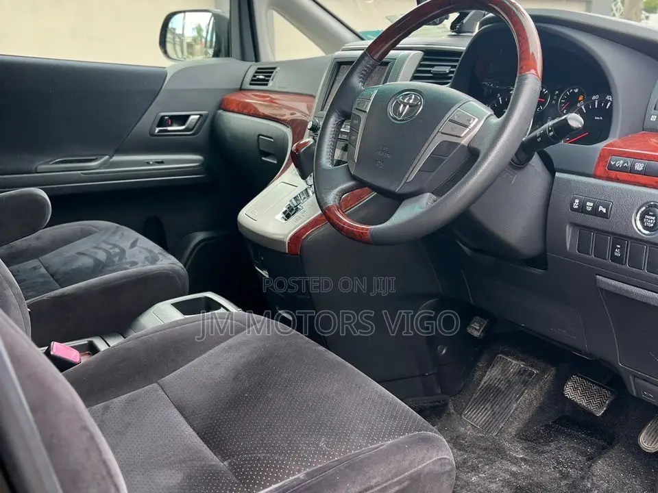 Toyota Alphard 2.4 Petrol FWD 2011 Black