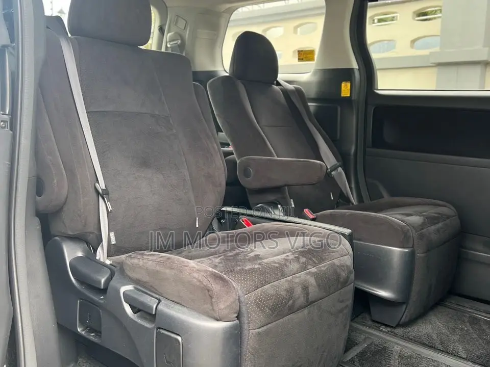 Toyota Alphard 2.4 Petrol FWD 2011 Black
