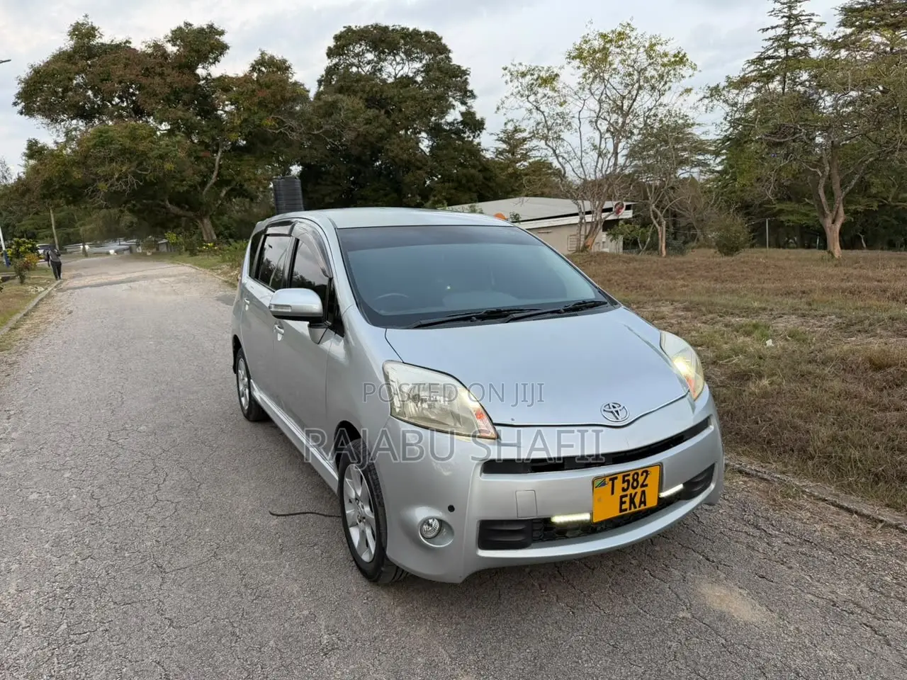 Toyota Passo Sette 1.5 FWD 2009 Silver