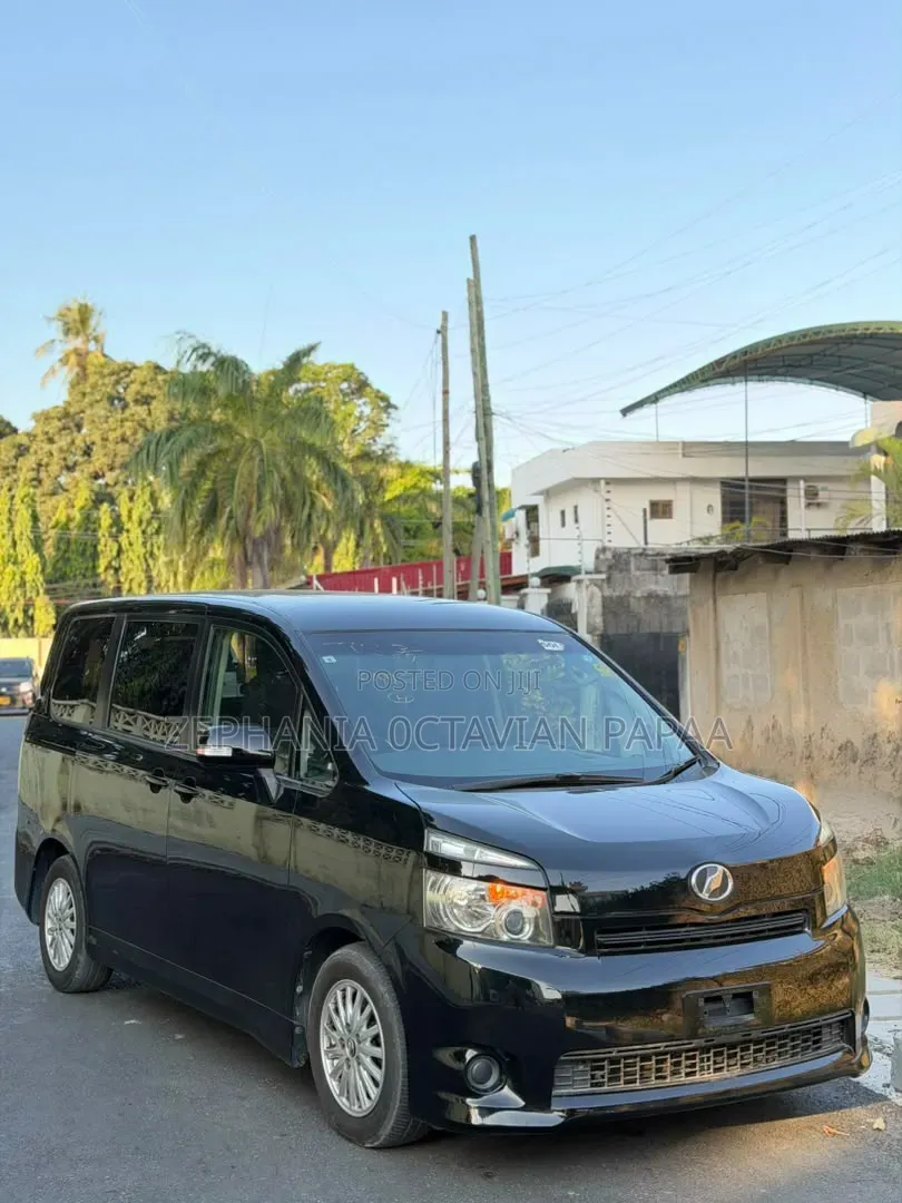 Toyota Noah 2009 Black