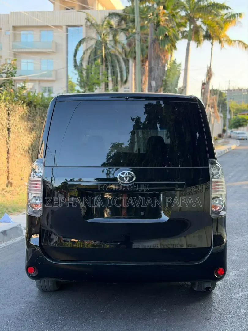 Toyota Noah 2009 Black