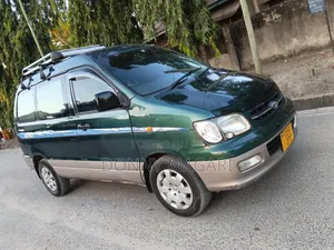 Toyota Noah 2001 Green