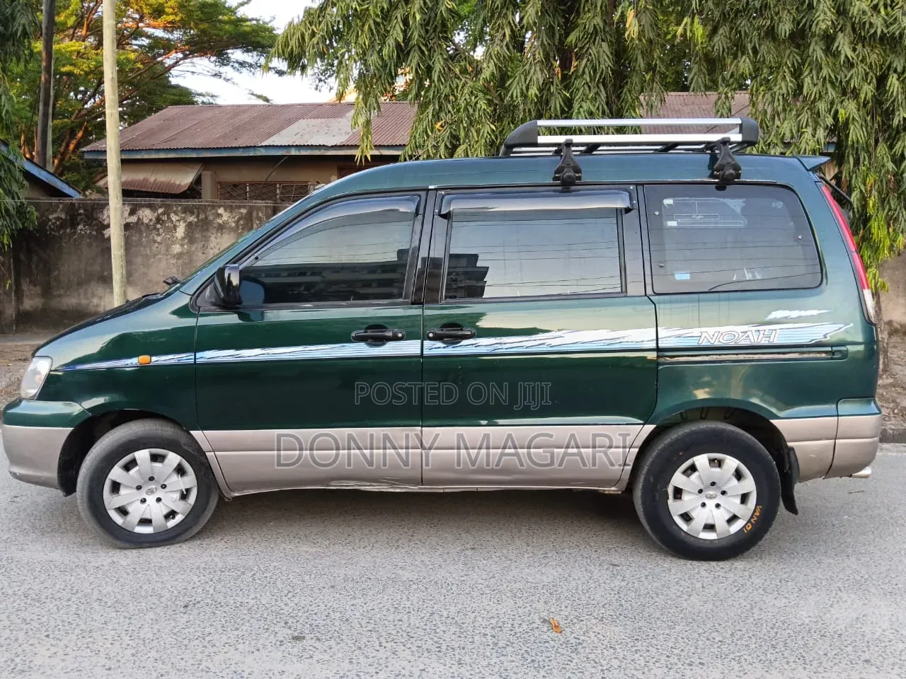 Toyota Noah 2001 Green