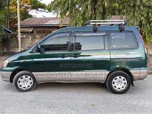 Toyota Noah 2001 Green