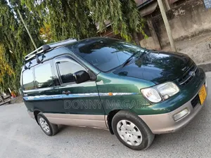 Toyota Noah 2001 Green