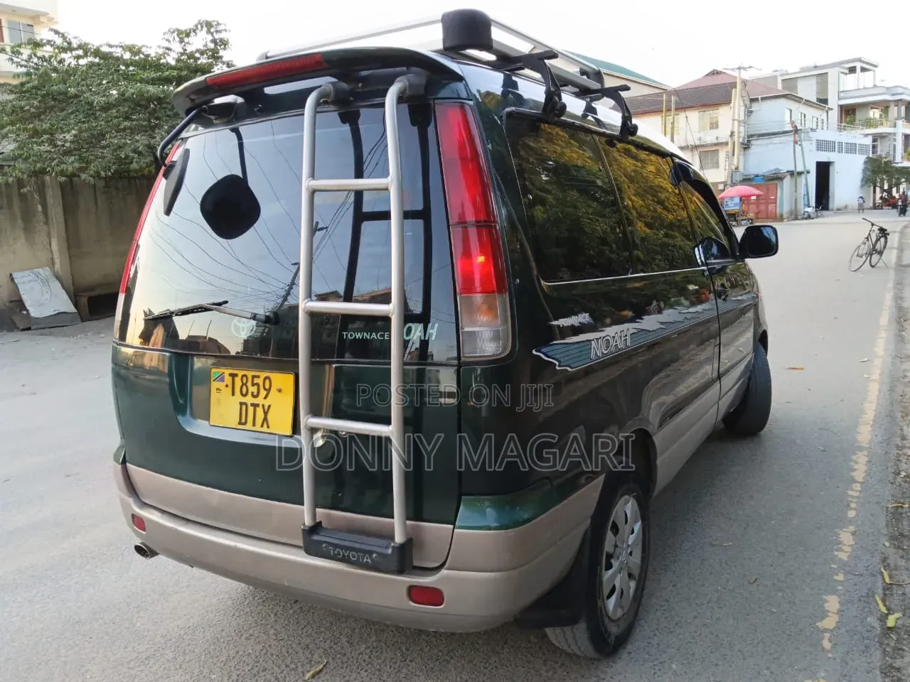 Toyota Noah 2001 Green