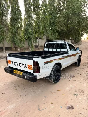 Toyota Hilux 2007 White