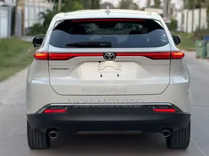 Toyota Harrier 2022 White
