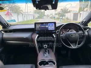 Toyota Harrier 2022 White