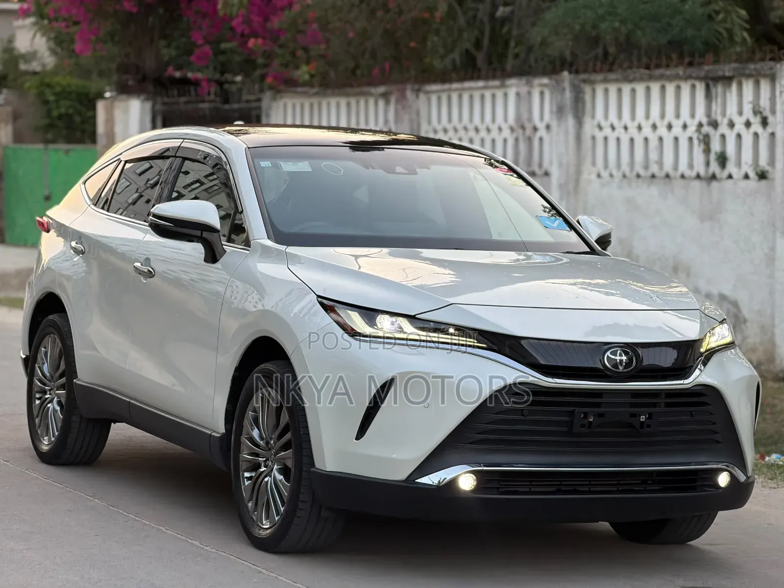 Toyota Harrier 2022 White