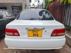 Toyota Carina 1.6 FWD Sedan 1999 White