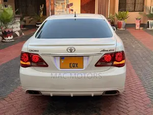 Toyota Crown 2009 White