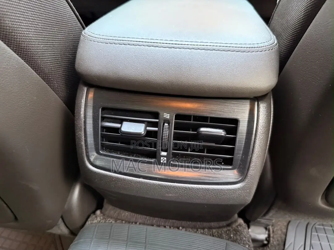 Toyota Crown 2009 White