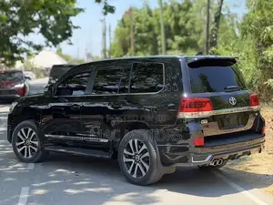 Toyota Land Cruiser 4.6 V8 ZX 2019 Black