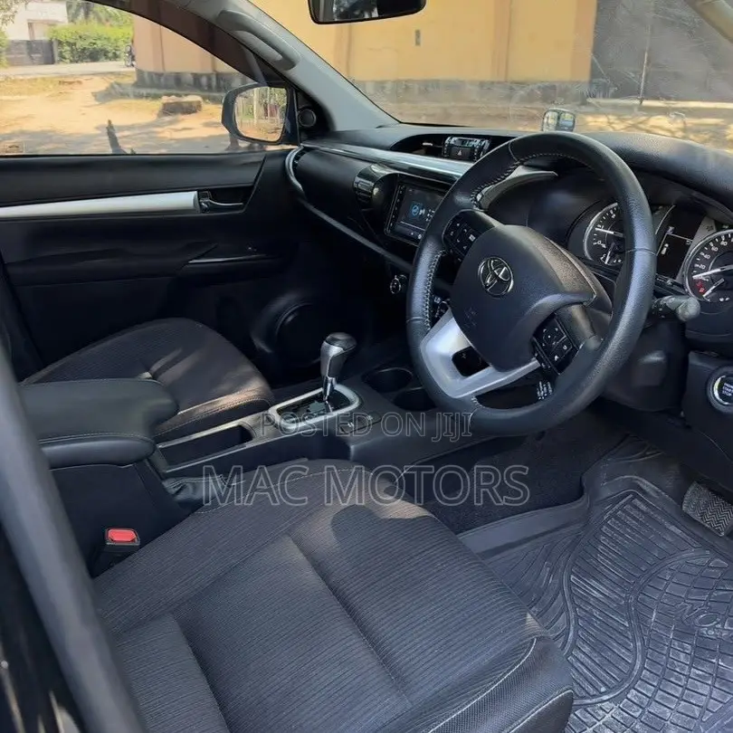 Toyota Hilux Revo Double Cab Deisel 2.4 AWD 2021 Black