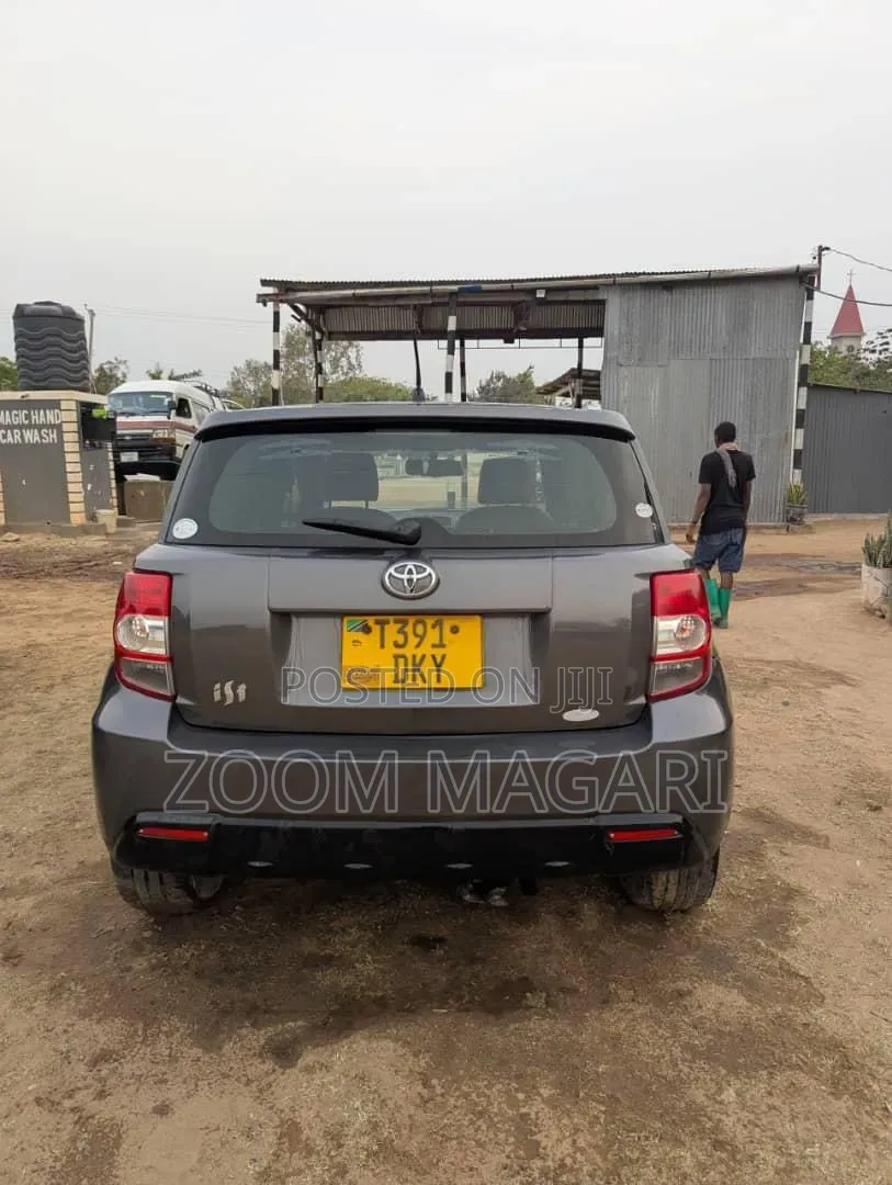 Toyota IST 2007 Gray