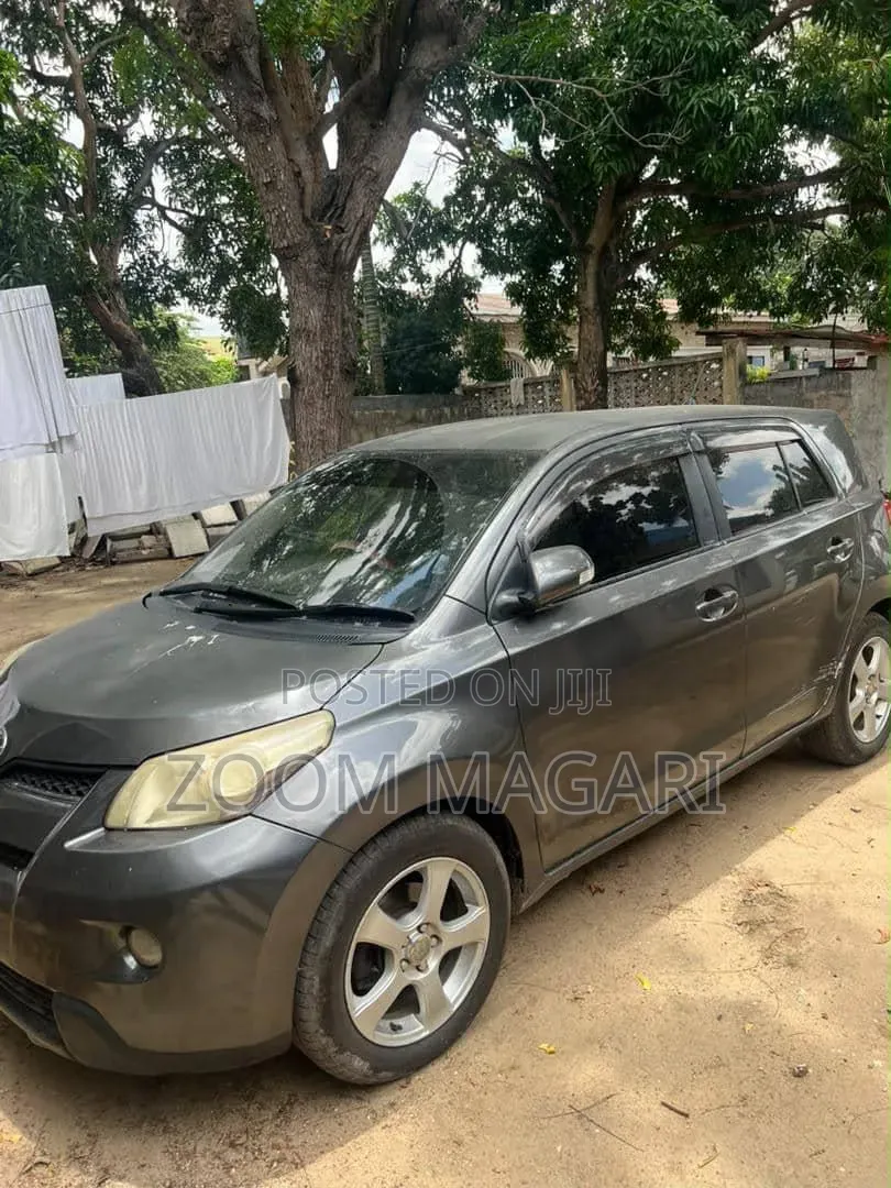Toyota IST 2007 Gray