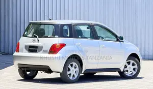 Toyota IST 2002 Silver