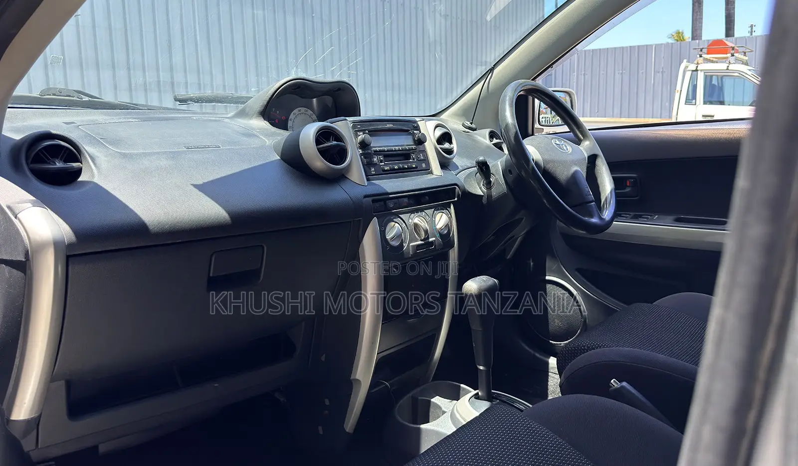 Toyota IST 2002 Silver