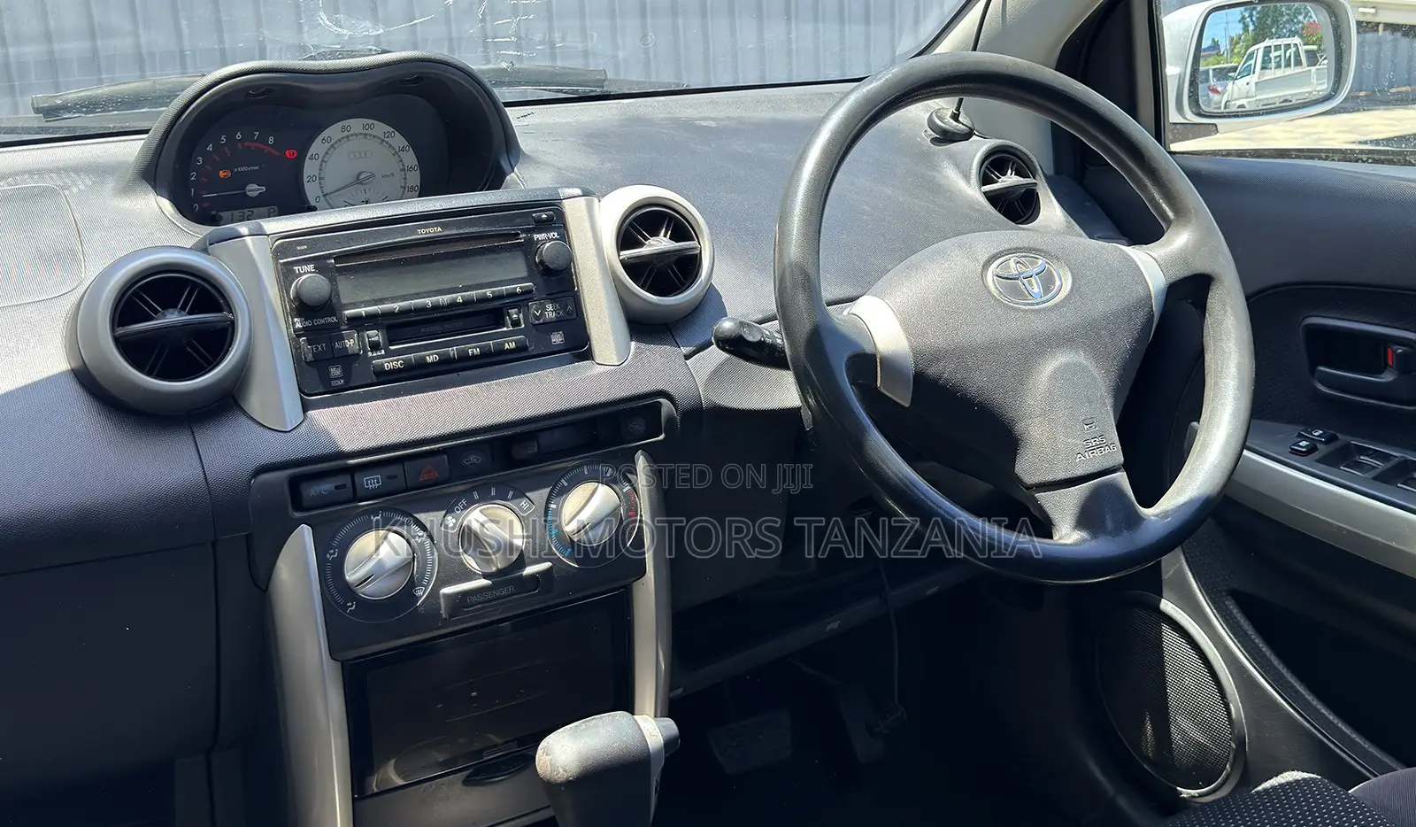 Toyota IST 2002 Silver