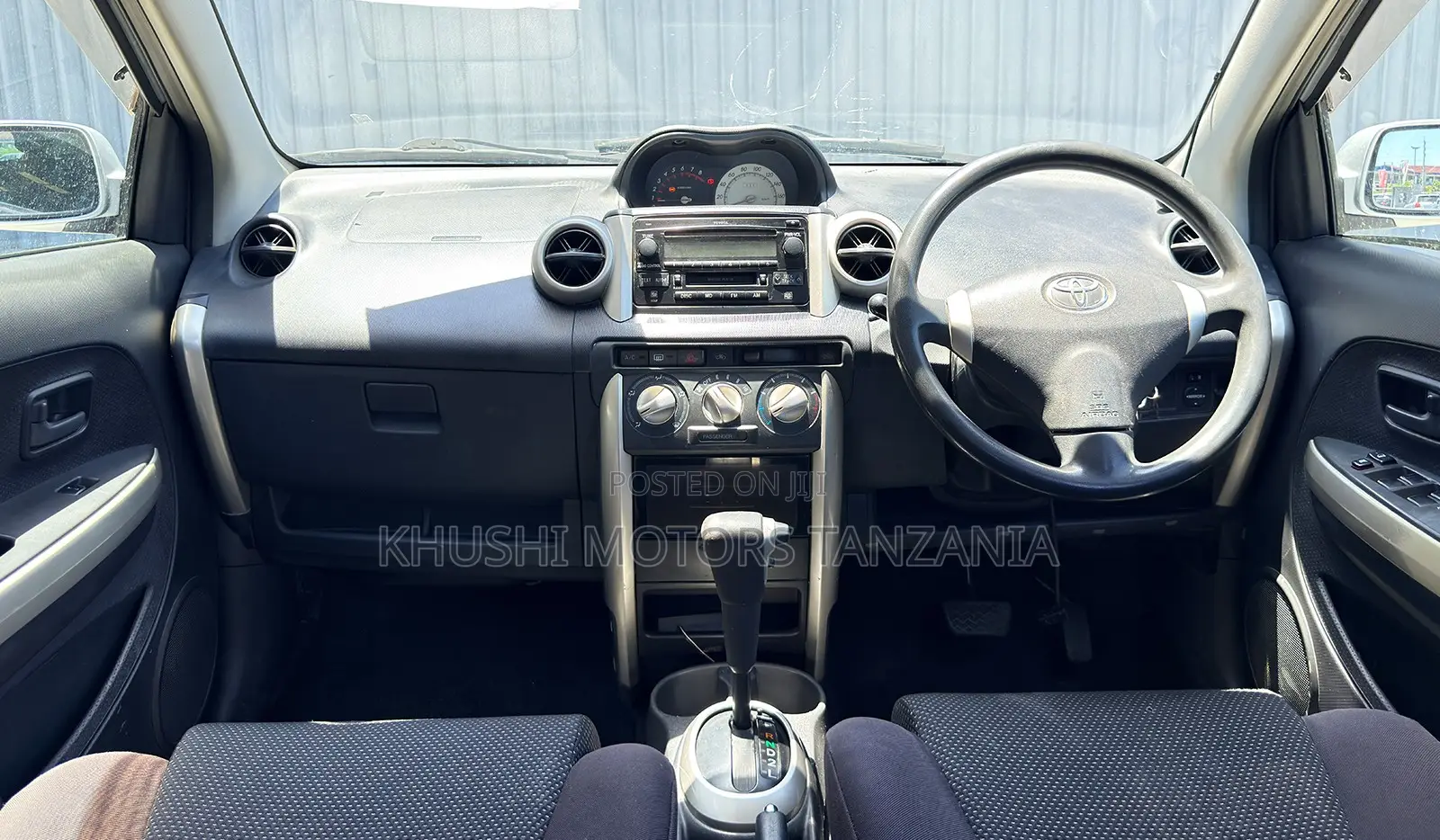 Toyota IST 2002 Silver