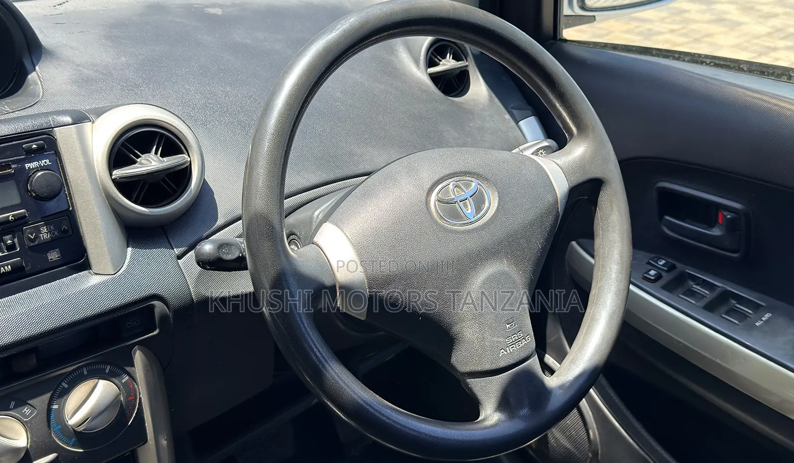 Toyota IST 2002 Silver