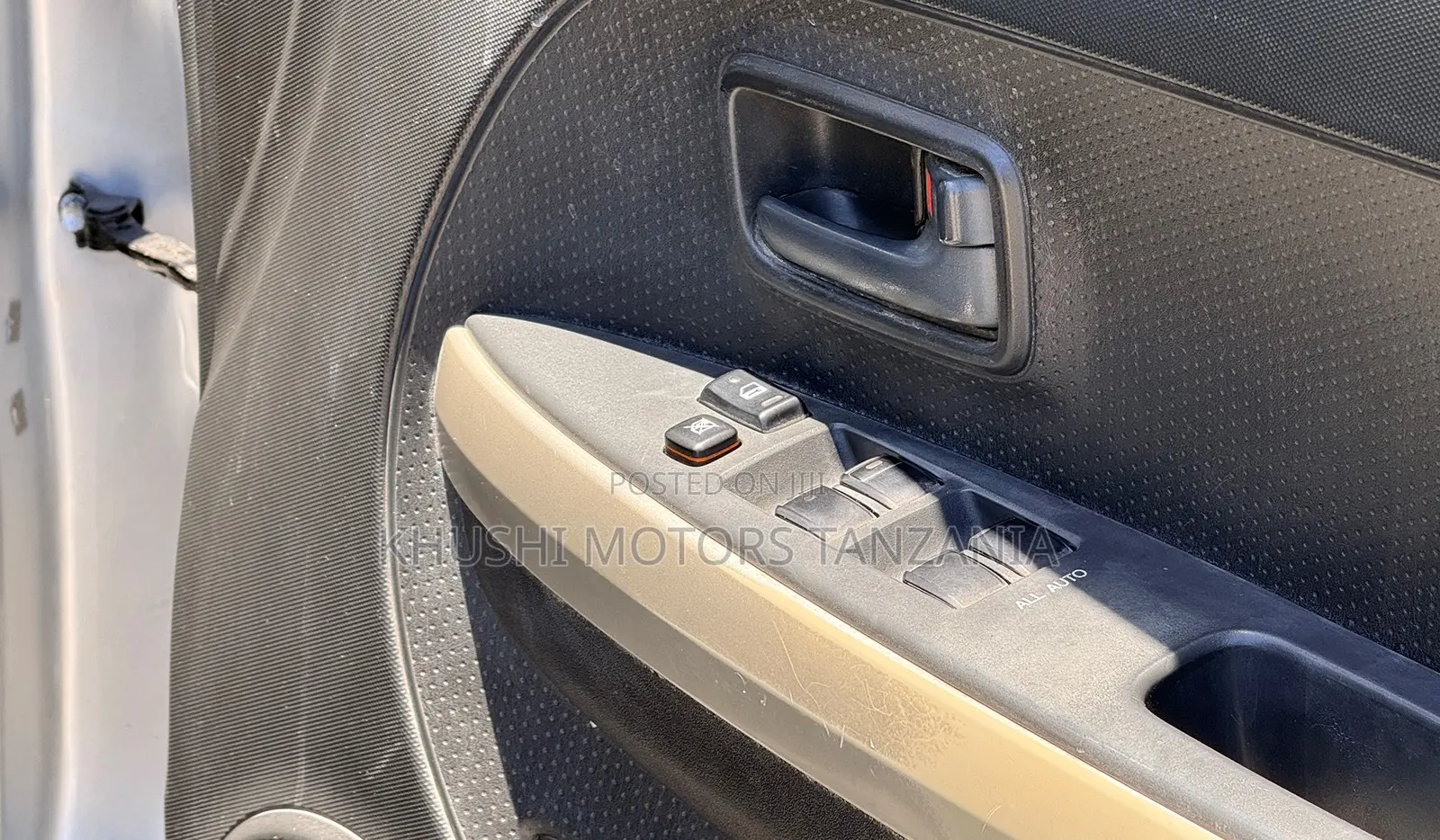 Toyota IST 2002 Silver