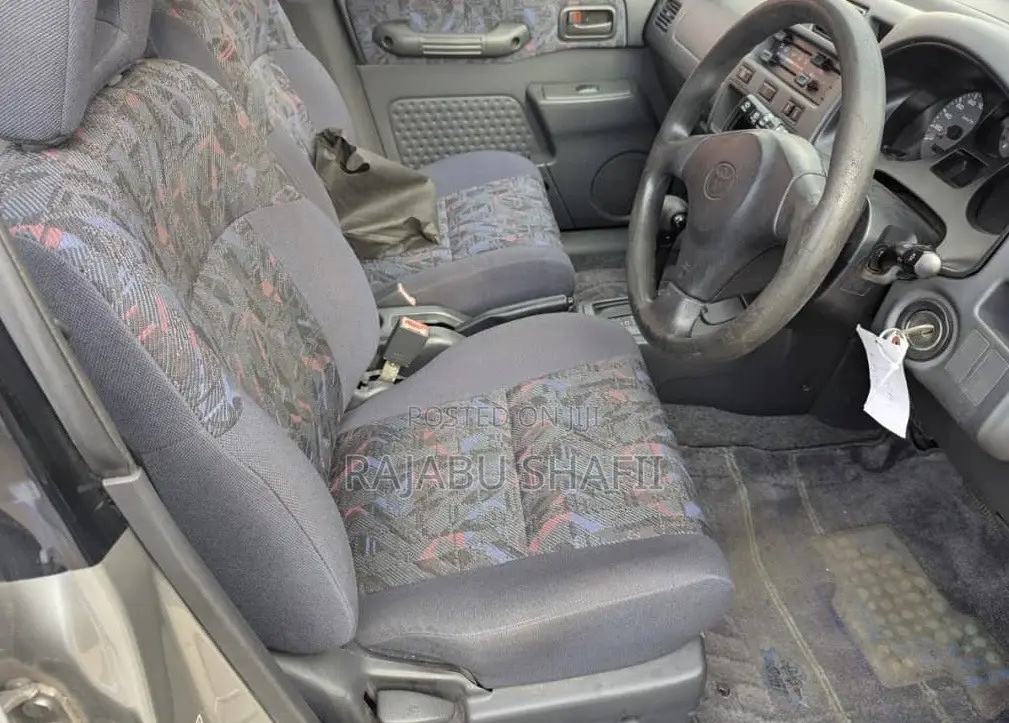 Toyota RAV4 Base 4x4 1999 Black