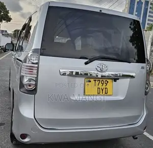 Toyota Noah 2008 Silver