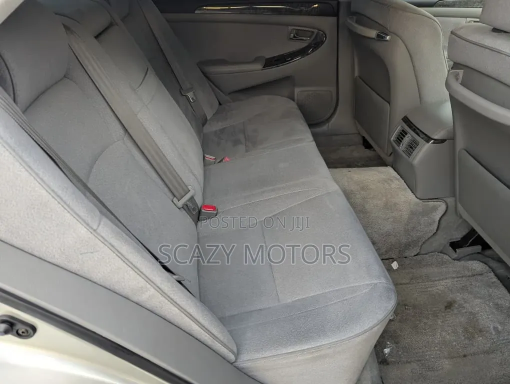 Toyota Crown 2004 Silver