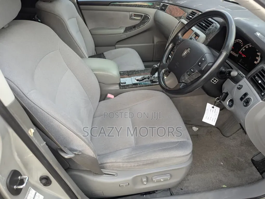 Toyota Crown 2004 Silver