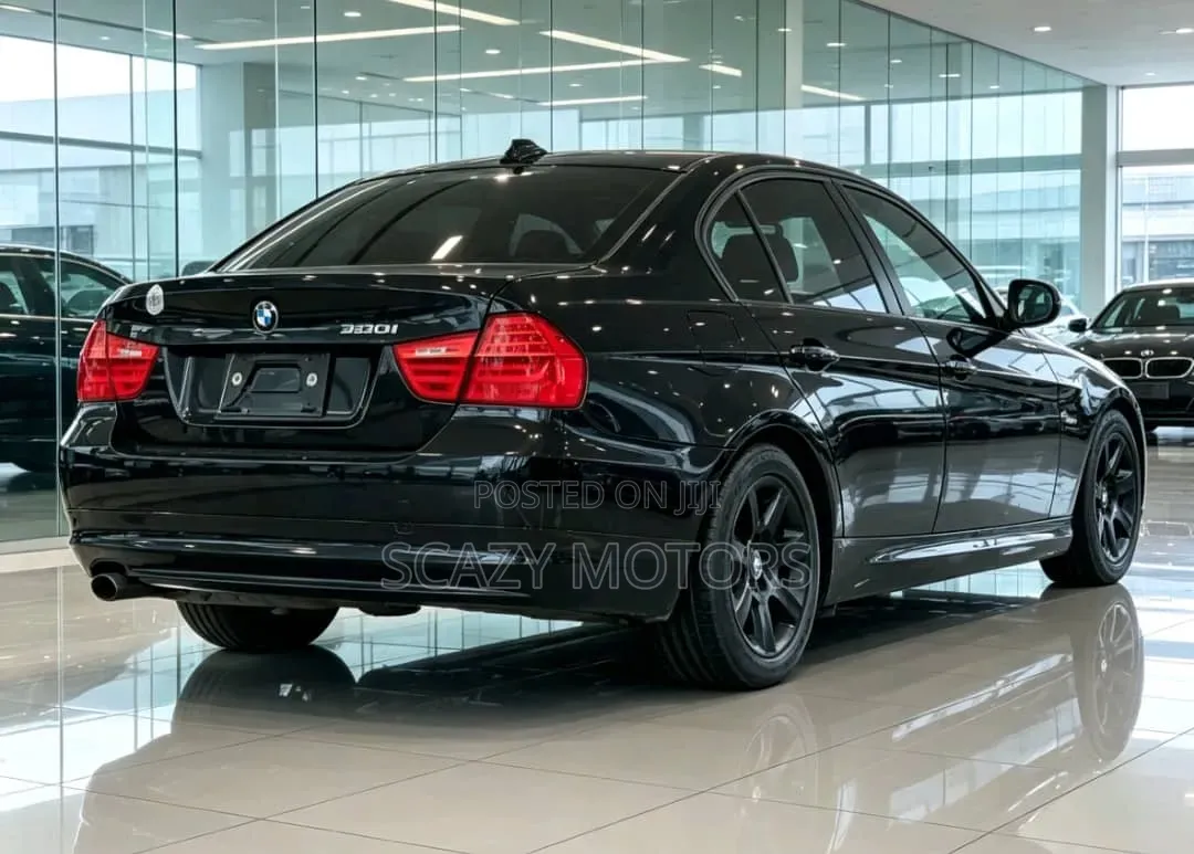 BMW 320i 2011 Black