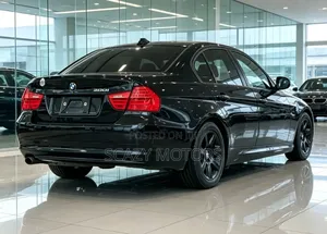 BMW 320i 2011 Black