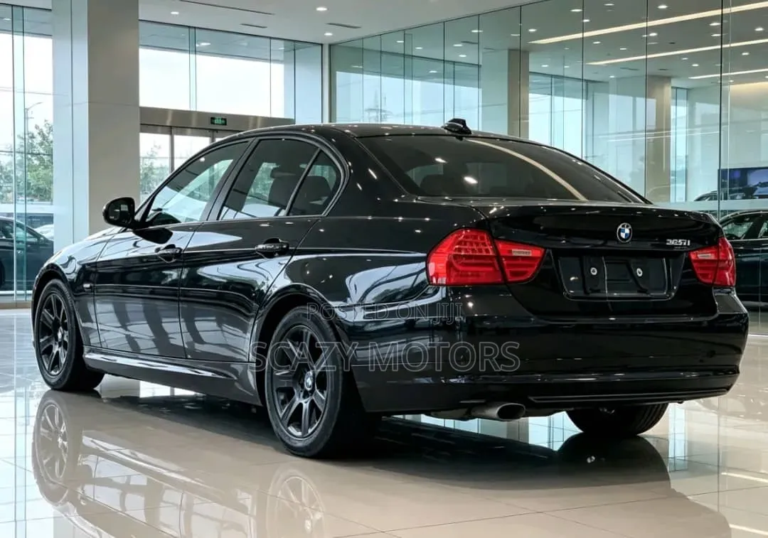 BMW 320i 2011 Black