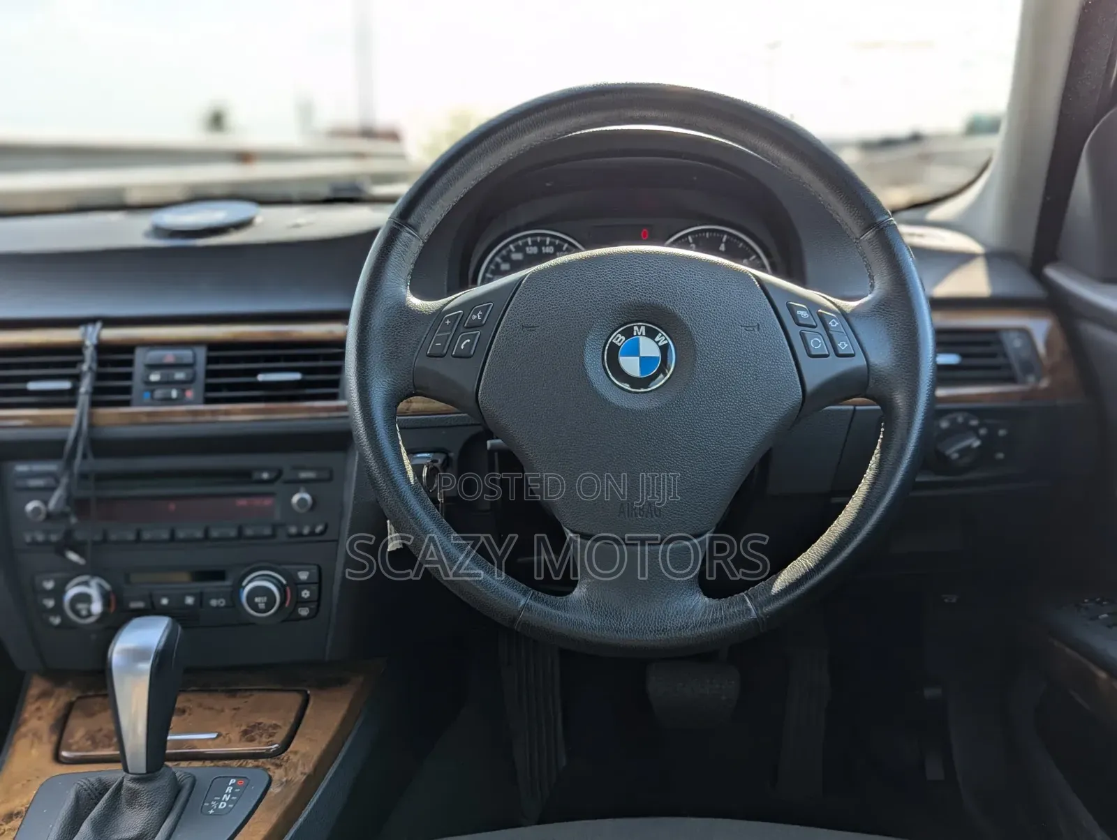 BMW 320i 2011 Black