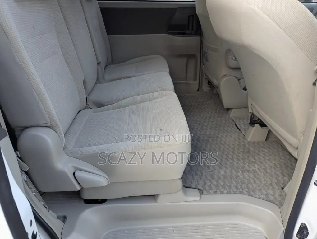 Toyota Noah 2007 White